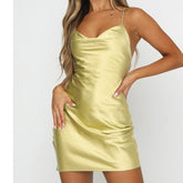 Rückenfreies Minikleid aus Seide mit Trägern